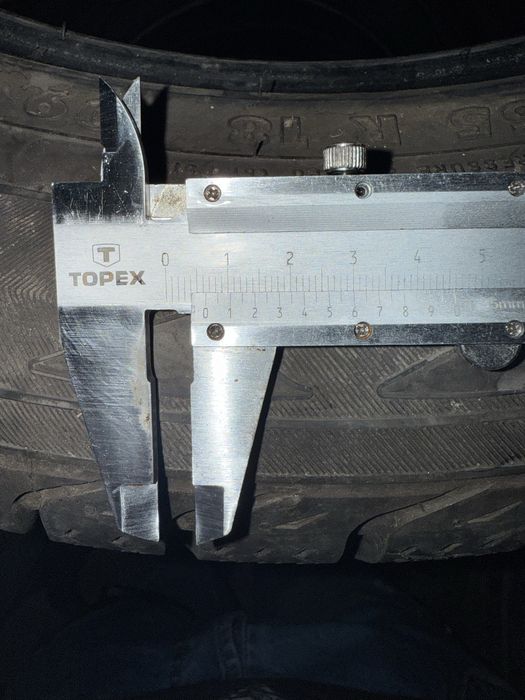 Гуми 255/55 R18.