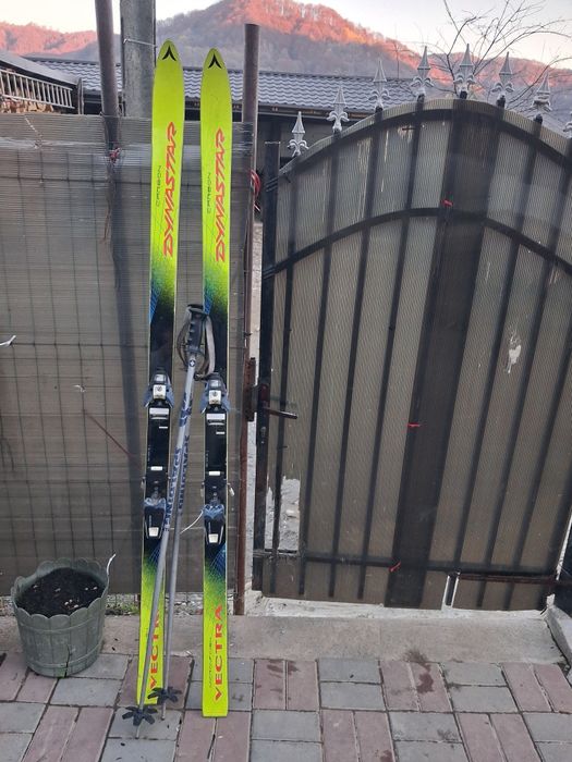 Skiuri atomic si rossignol