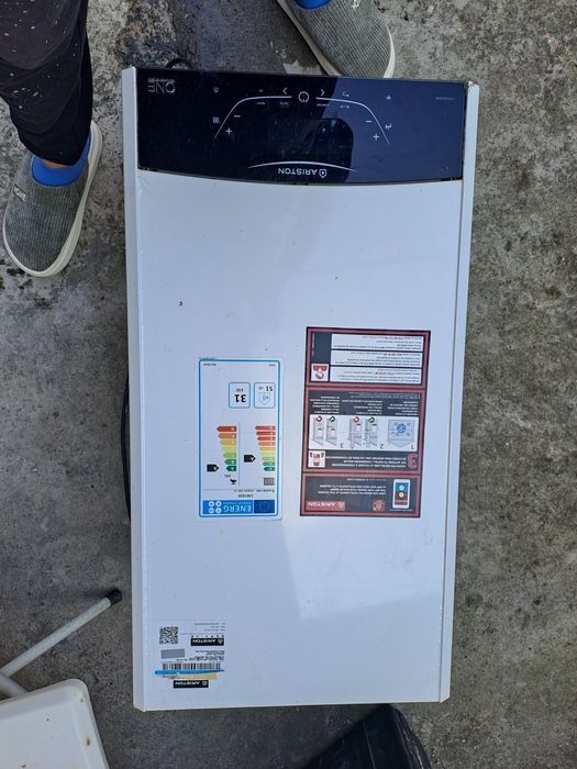 Vand centrala ariston pentru piese