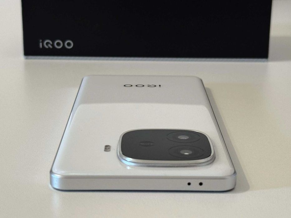 Бартер! Като НОВ! iQOO Z9 Turbo 256/16GB White (Бял)