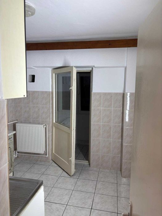 Inchiriez Apartament 3 camere zona Obcini