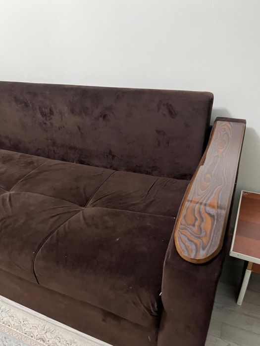 Диван в хорошем состоянии