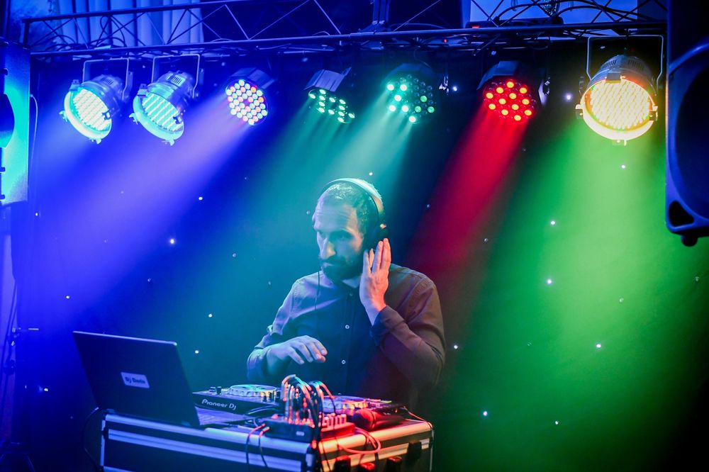 Dj profesionist evenimente, botez, cununie, nunta, etc.