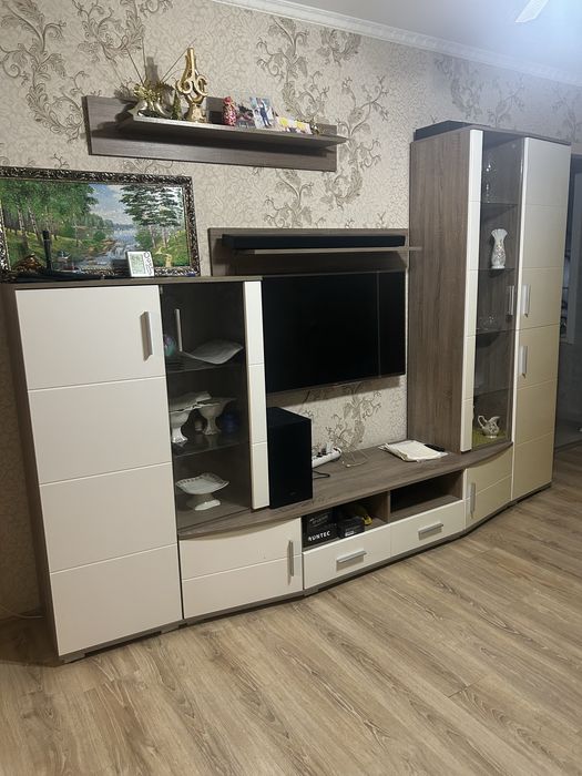 Продам стенку в зал