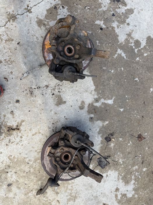 Шенкели с лагер главини/ апарати и дискове Nissan X-trail T31