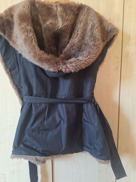 Актуален елек с кафява яка и подплата