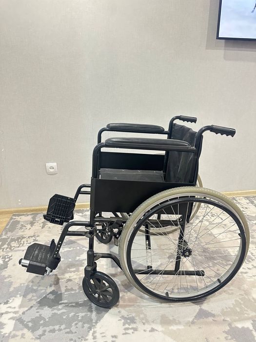 Продам инвалидную коляску