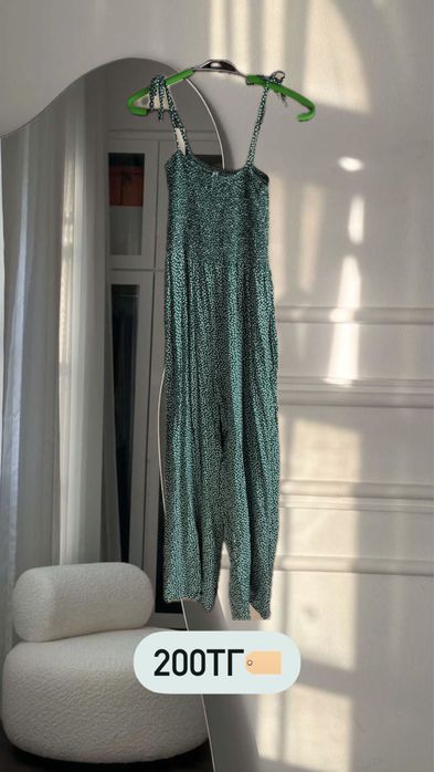 Продам одежду, школьную, летнюю. Недорого!