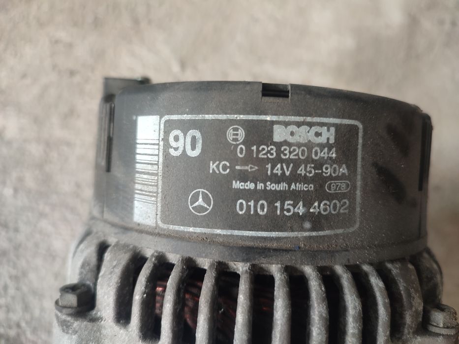 Генератор на Ауди-100 2.5