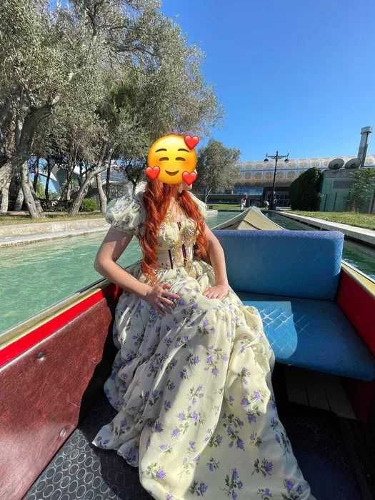 Вечерние платья.