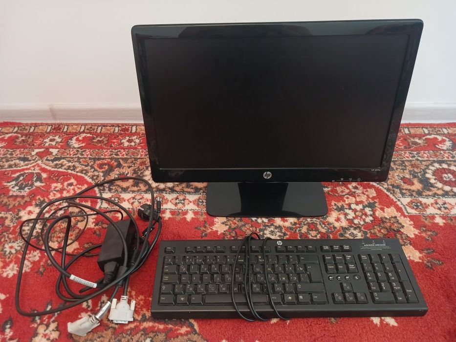 Монитор hp 2011x и клавиатура