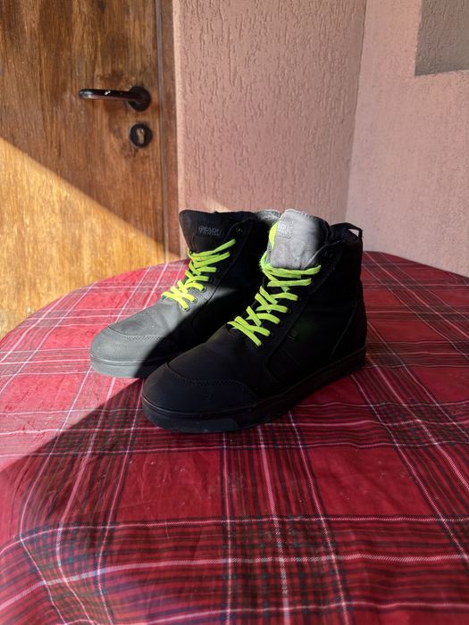 Vând Cizme de motociclete Ozone Town, negru 43