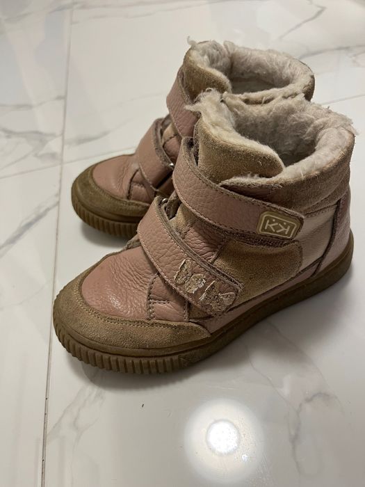 Детски боти и ботуши в добро състояние.