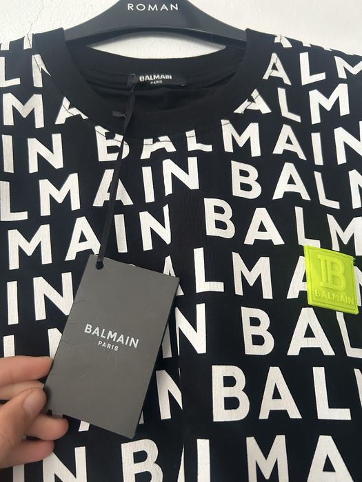 Tricou Balmain negru.