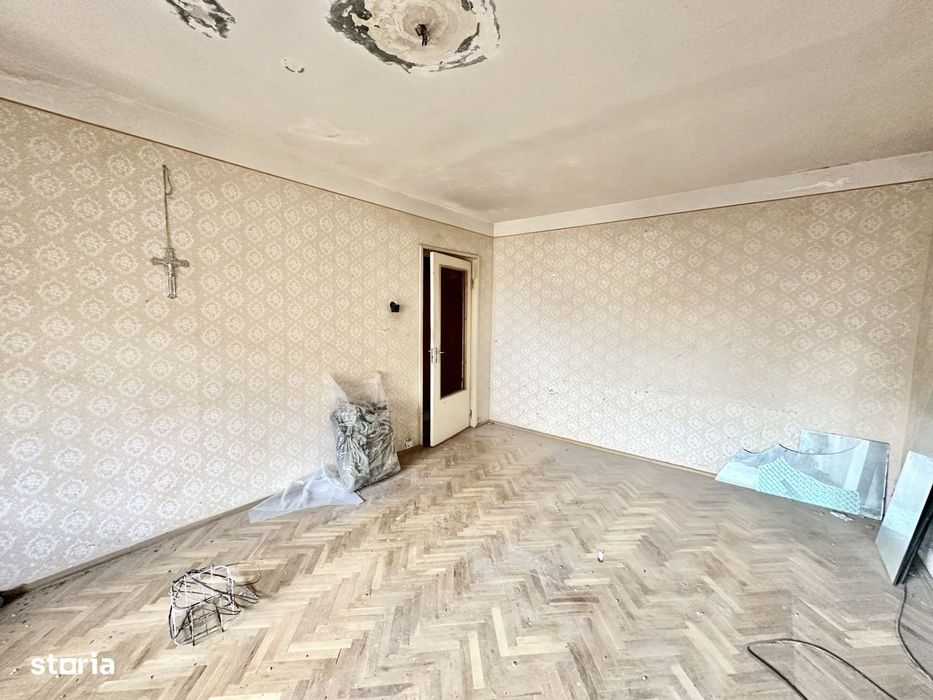 Apartament decomandat cu 3 camere si potential excelent – Zona Soare