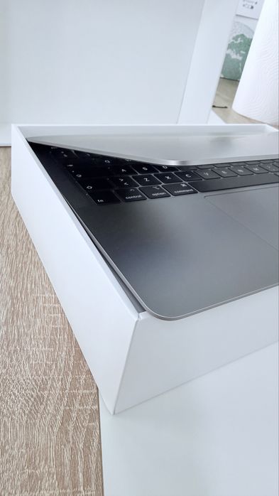 MacBook Air 2018 | Retina | 256GB SSD | 230 Cicluri Baterie