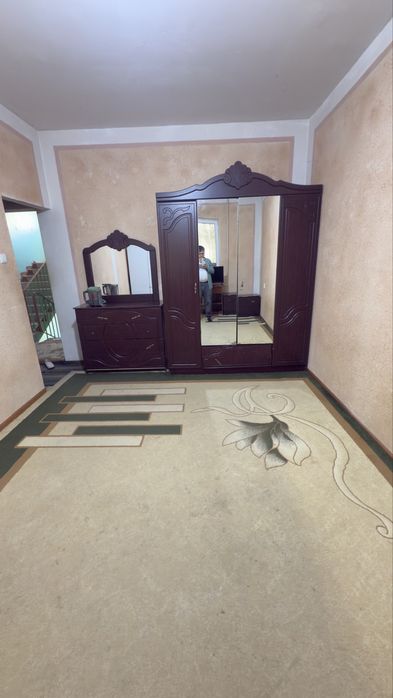 Сдаётся Своя 1 комнатная квартира Юнусабад13. пешком 5 минут до метро