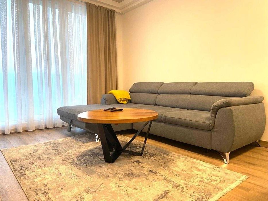 Дава се под наем Двустаен апартамент в Бургас, Център - 65 кв.м за 280.5 € - Снимка #1