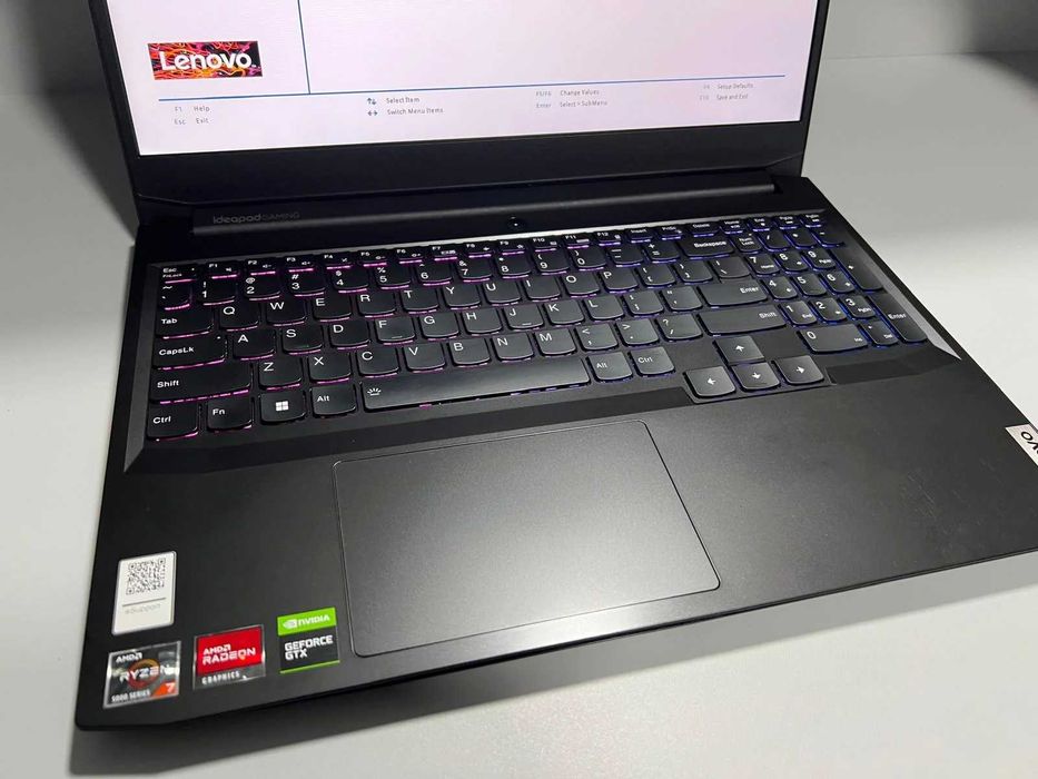 Laptop gaming Lenovo AMD Ryzen7 5800H 32gb ram 2xNVME 512 RTX 3050 4gb