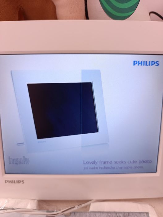 Philips SPF2047/10 – 7" цифрова фоторамка, НОВА/НЕИЗПОЛЗВАНА, пълен комплект