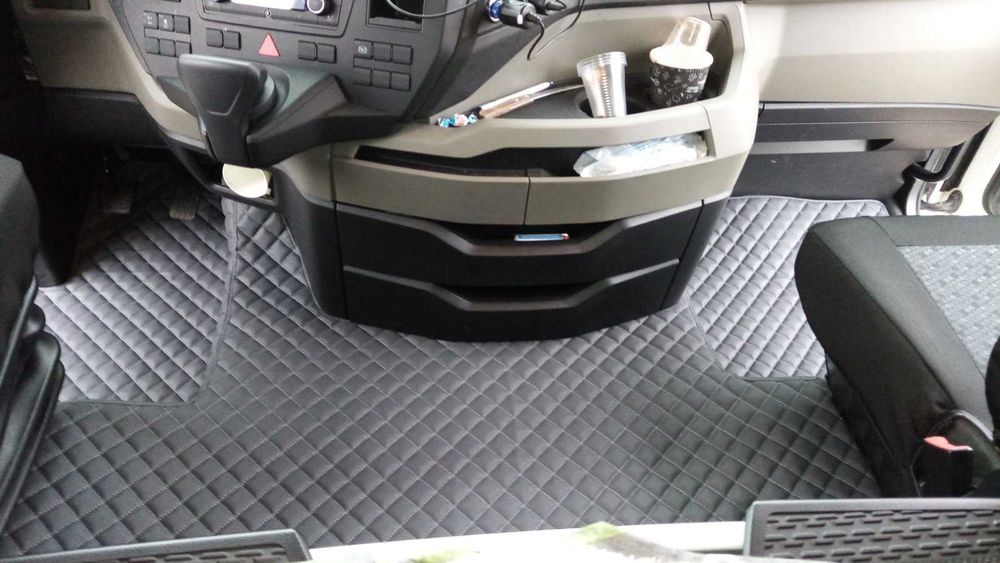 Стелки за камион за МАН ТГХ MAN TGX 2021+ под 2 нива Еко кожа