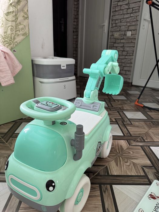 Машина экскаватор