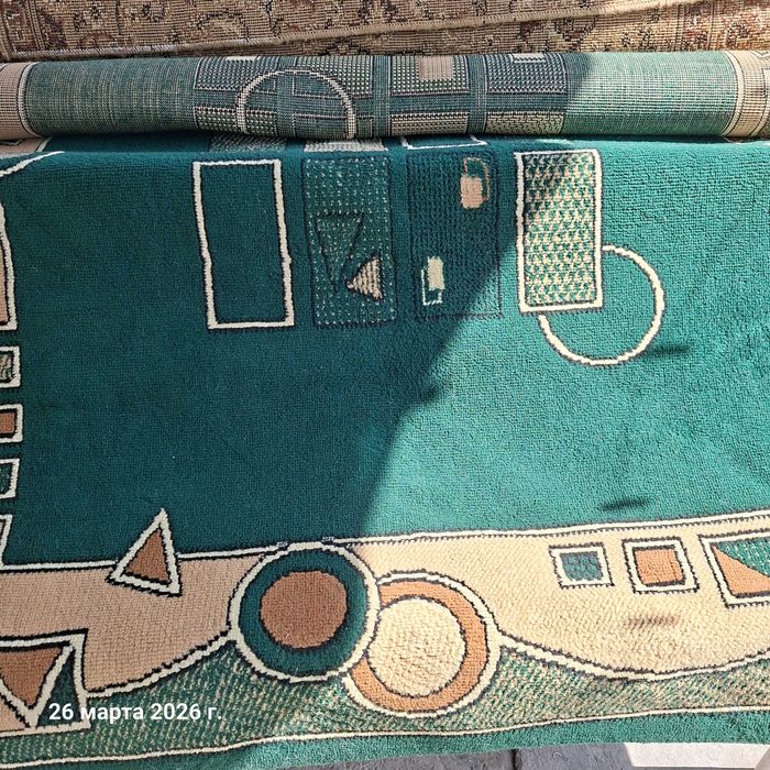 Ковры б/у продам 3шт.