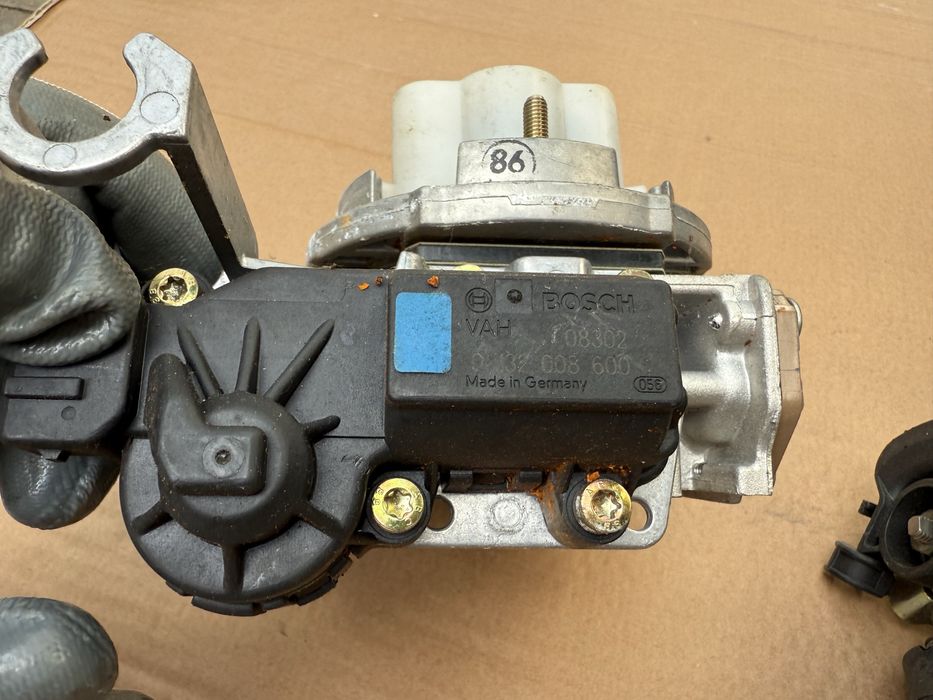 Vand corpuri injectie Dacia 1310/break/Papuc BOSCH