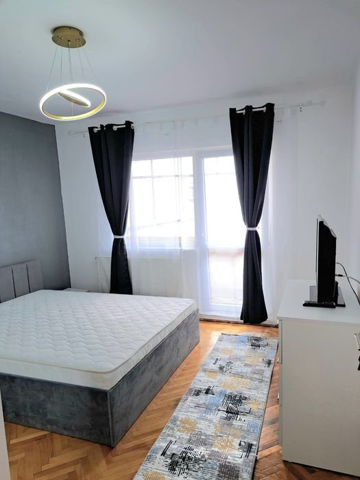 Apartament 3 camere zona Între Lacuri