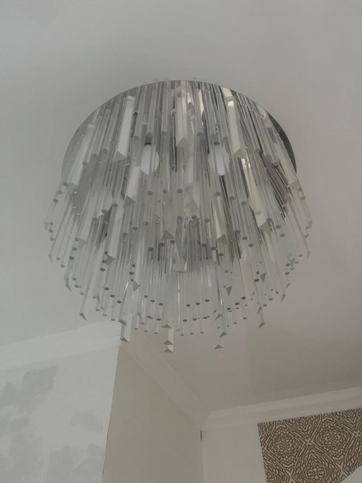 Продам люстра срочно