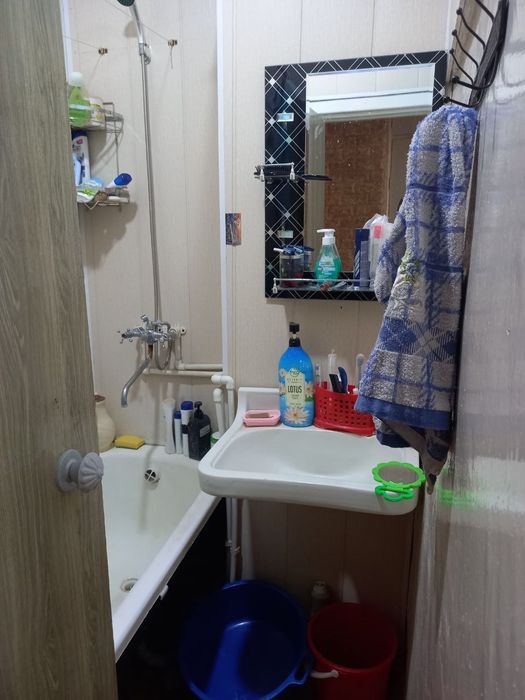 3 хонали уй сотилади Мухайё магазин тепаси