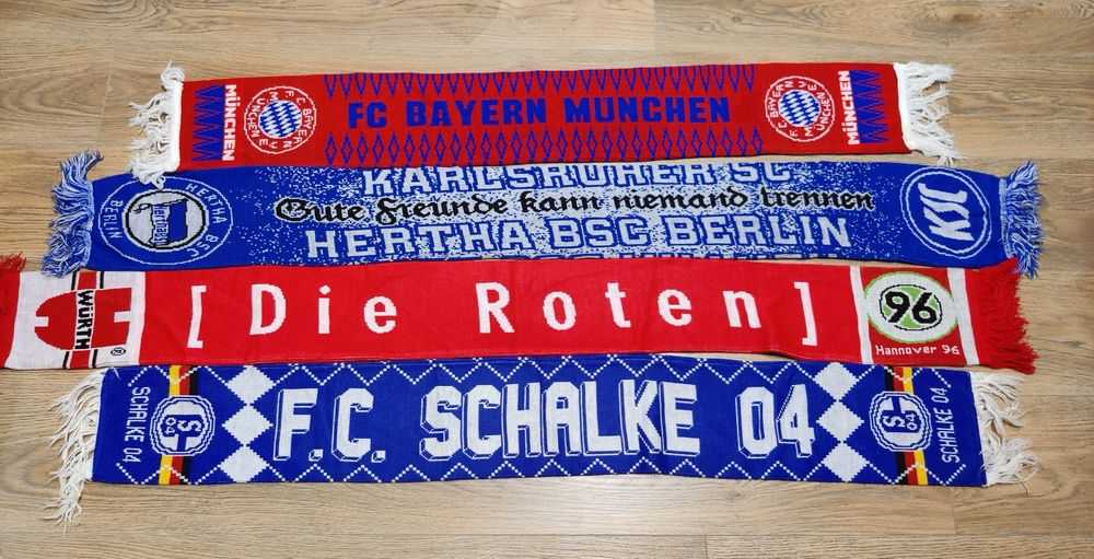 Колекция футболни шалове