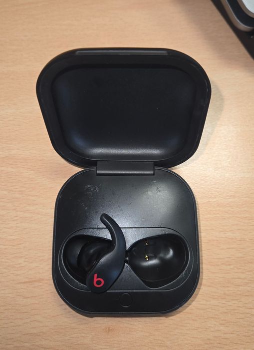 Beats Fit Pro carcasa si casca stanga (APPLE)