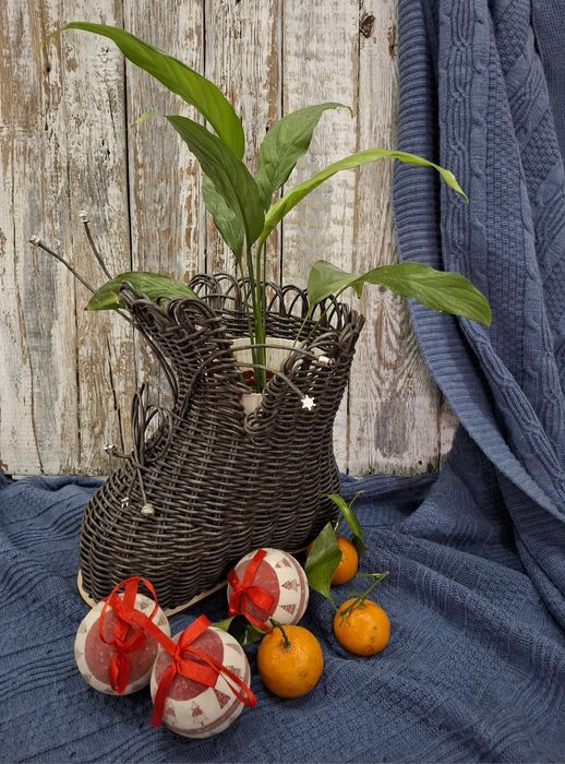 Новогодний башмак из ротанга