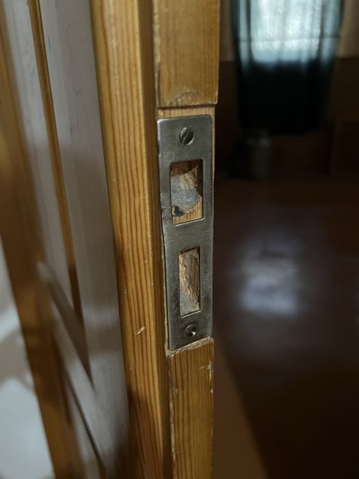 Двери межкомнатные из дерева СРОЧНО