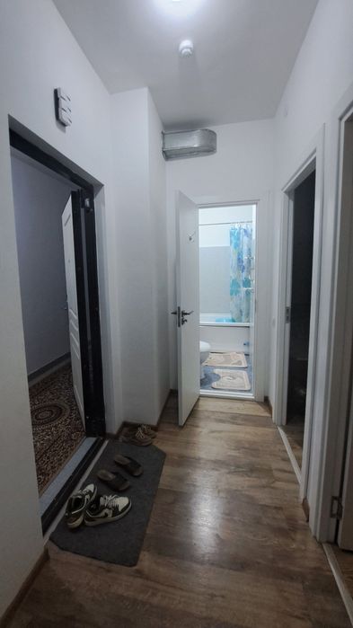 Чирчик шахри 
2-микрораён Навастройка
2-хона 4-этаж 
Квартира Ижара