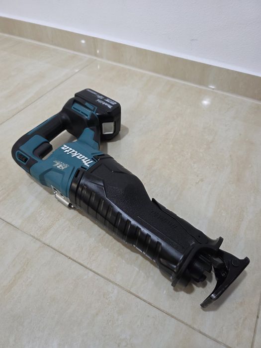 Fierastrau Sabie Makita DJR 187