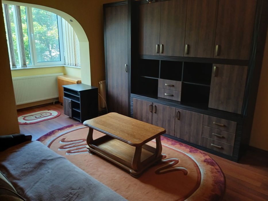 Persoana fizica închiriez apartament 2 camere deva