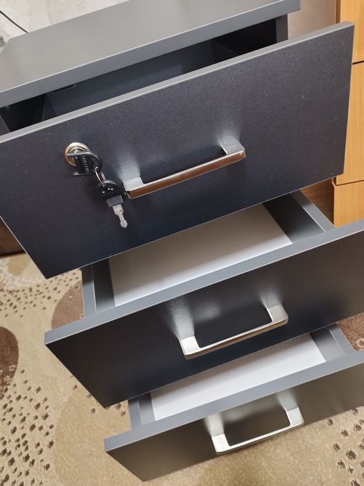 Тумба мобильная.