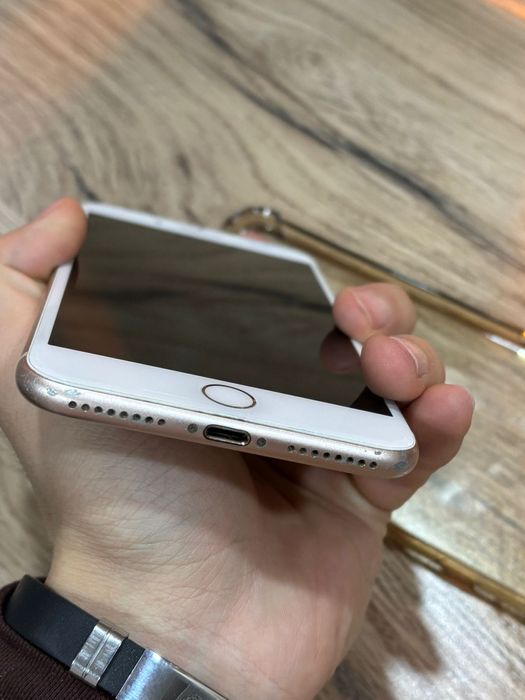 iphone 8 plus продаю