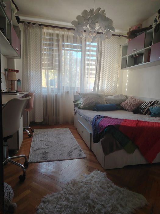 Apartament cu patru camere
