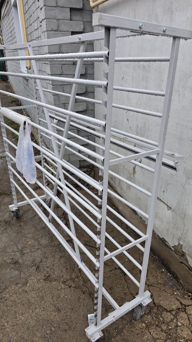 Стойка стеллаж на колесах