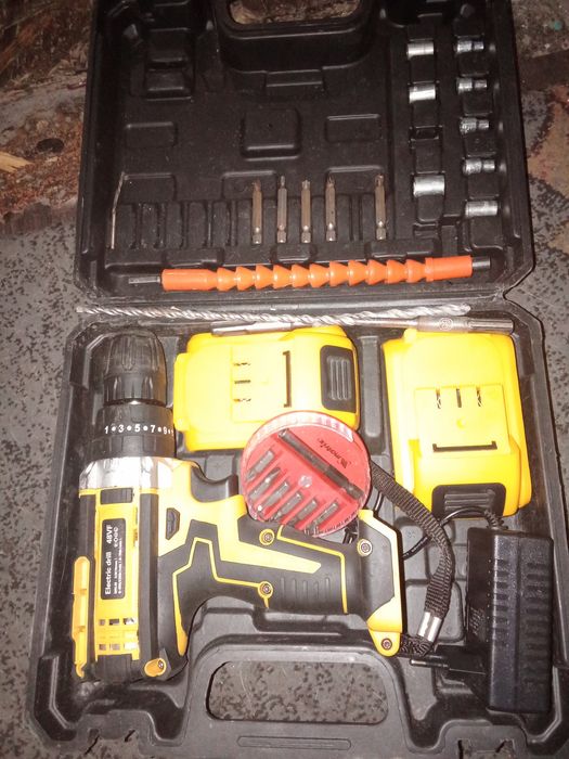 Продается шуруповерт