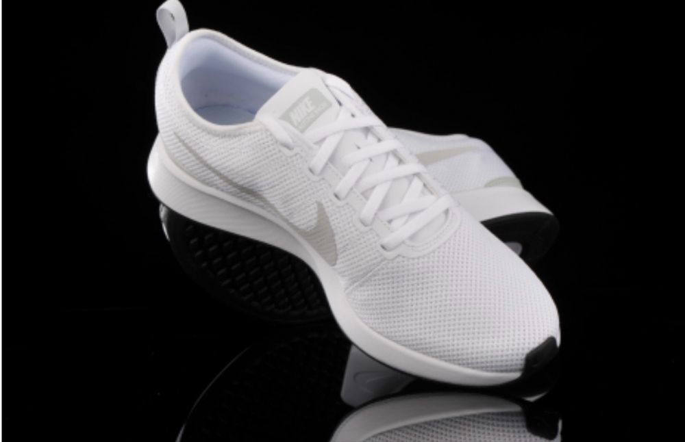 Vand adidasi Nike