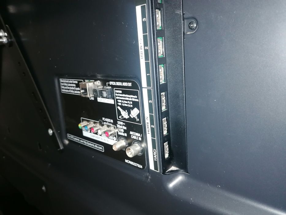 Телевизор LG лед, диогнал 127 см