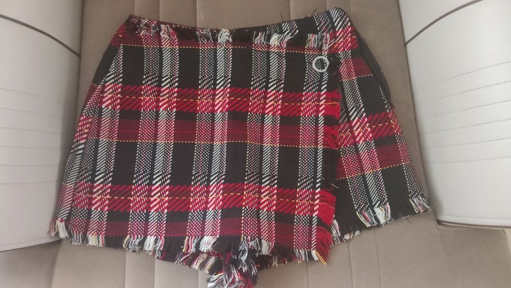 Vand fusta pantalon bershka marimea S-36