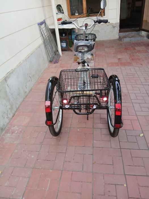 Велосипед трёх колёсный