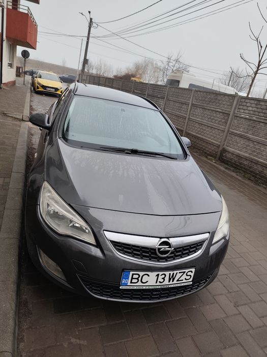 Vând mașină Opel Astra