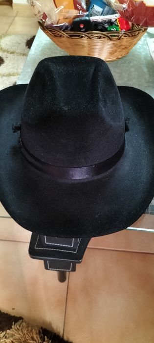 Vând pălărie originala