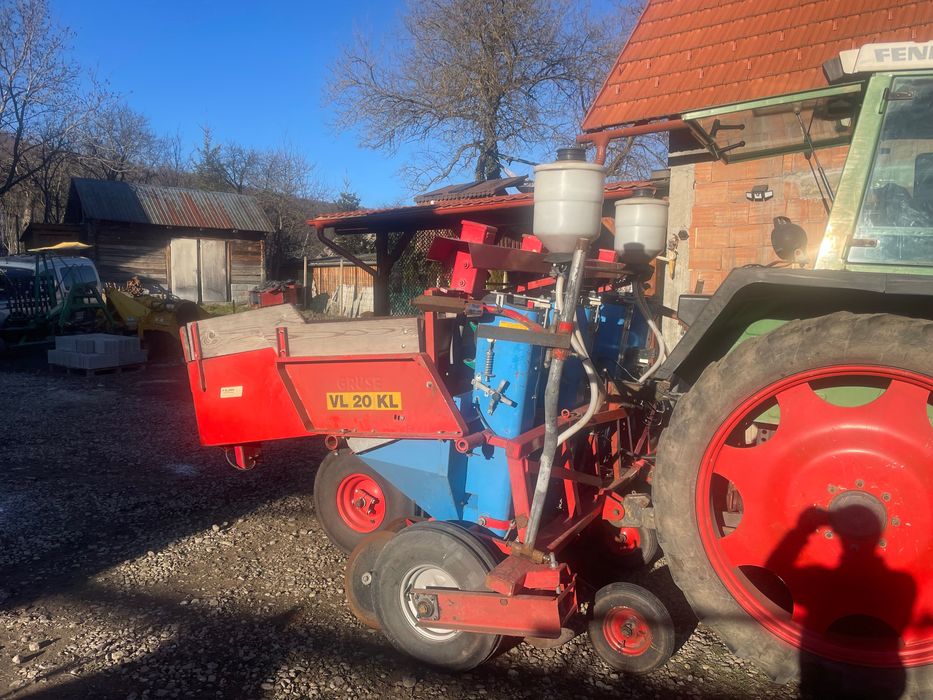 Mașină plantat cartofi Gruse